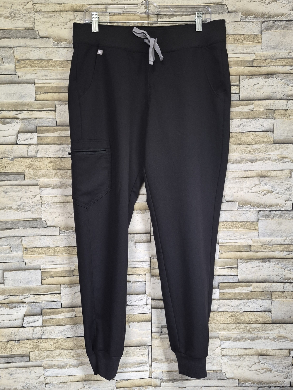 FIGS Zamora Jogger Scrub Pants Womens Size M Black Technical Nurse Cargo Uniform